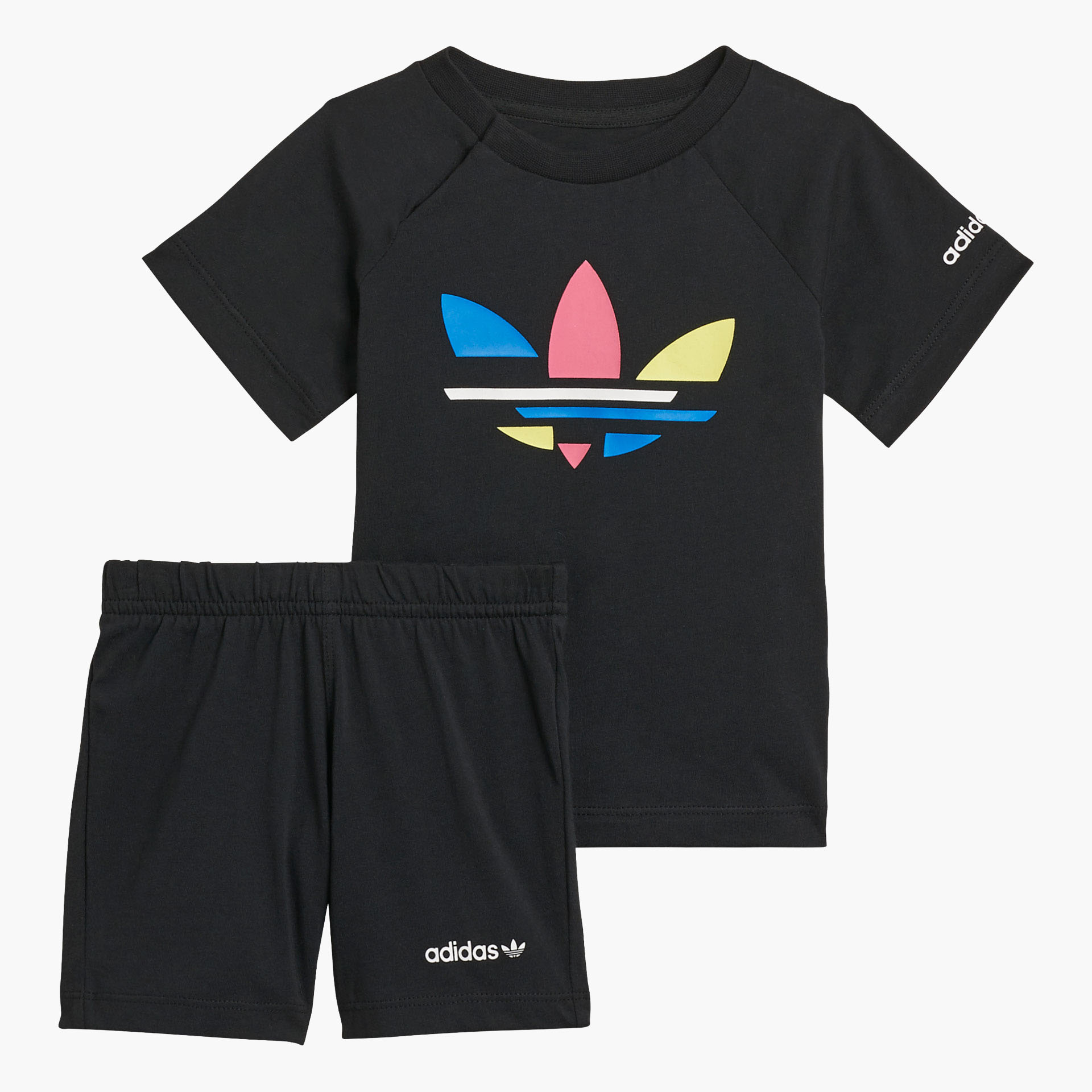 Conjunto Adidas T-shirt e calções