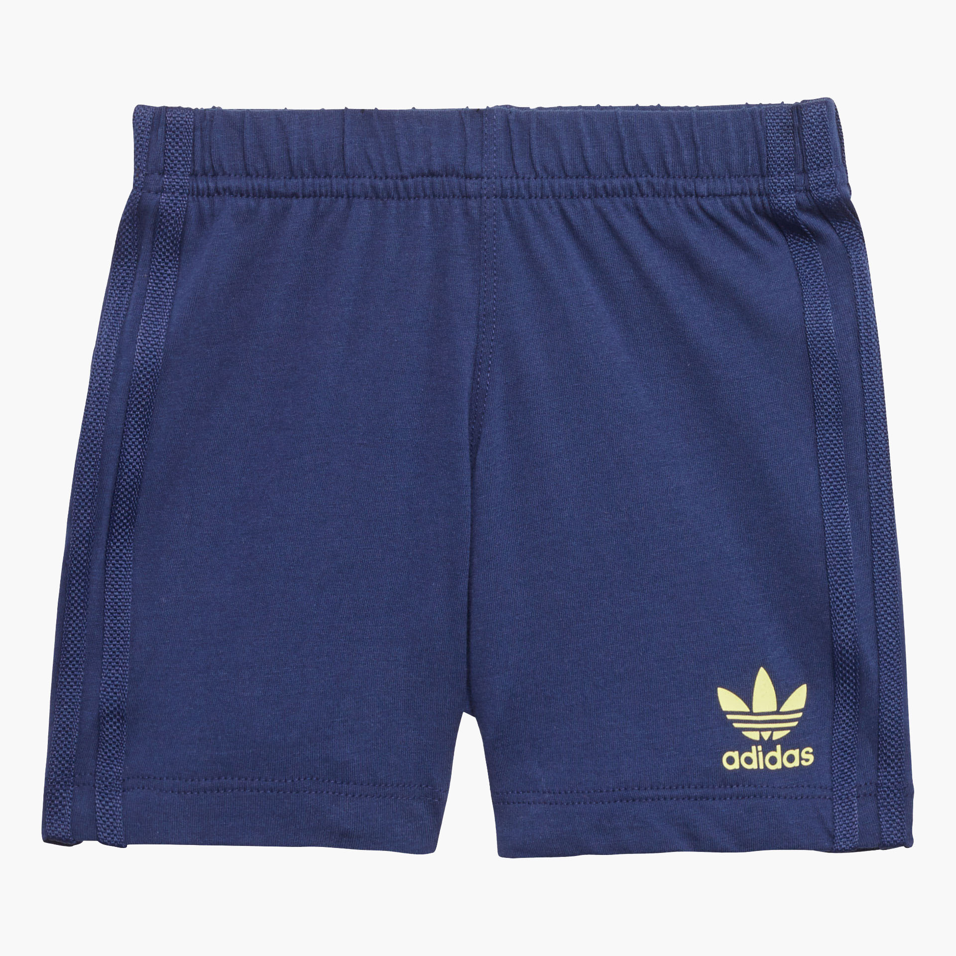 Conjunto Adidas T-shirt e calções