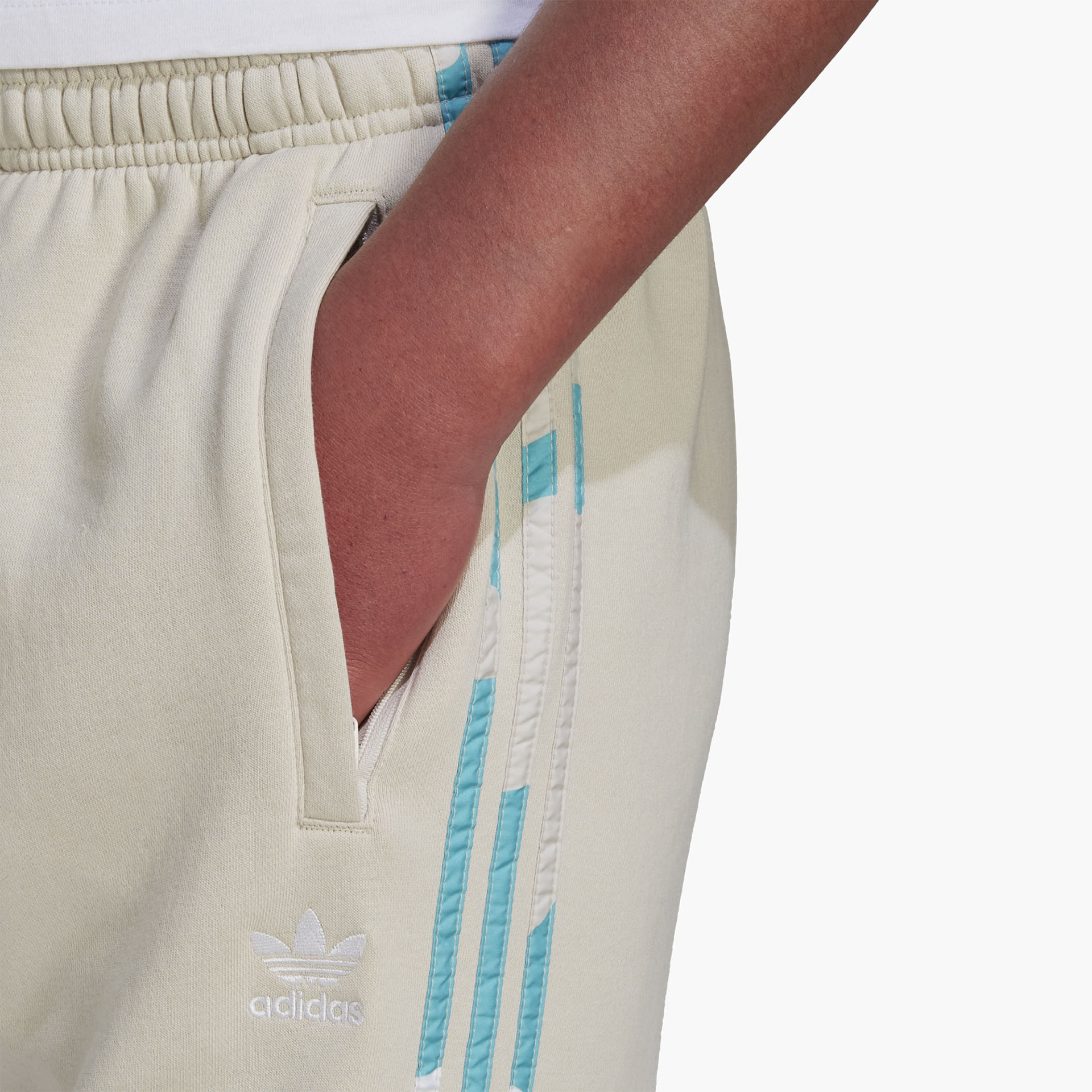 Calça Adidas Originals Camo