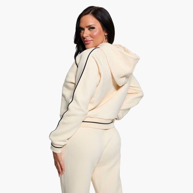 Sweat Guess Nia