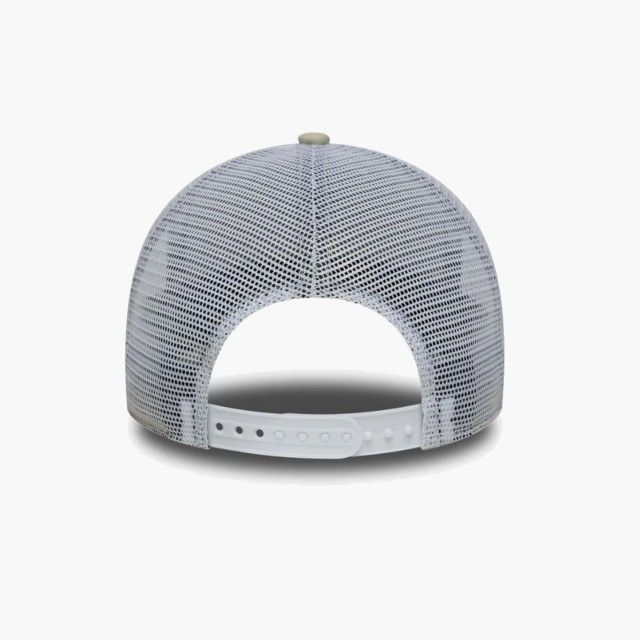 Bon New Era New York Yankees League Essential Trucker