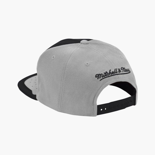 Boné Mitchell & Ness NBA Preto Snapback Chicago Bulls Boné Mitchell & Ness NBA Preto Snapback Chicago Bulls