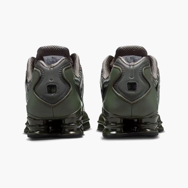 Nike - Sapatilhas Shox TL para Homem