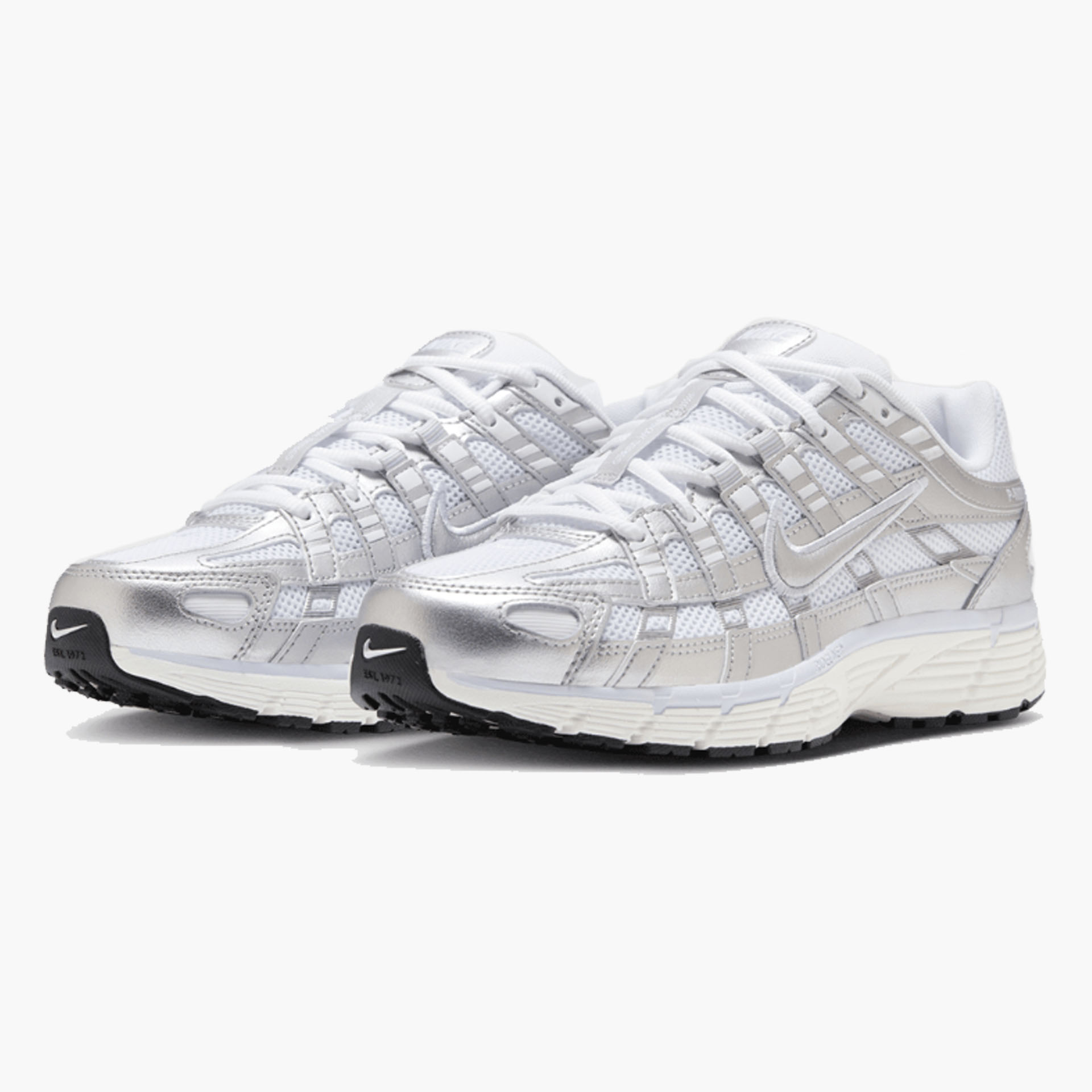 Nike - Sapatilhas P-6000 Prateadas e Brancas para Mulher