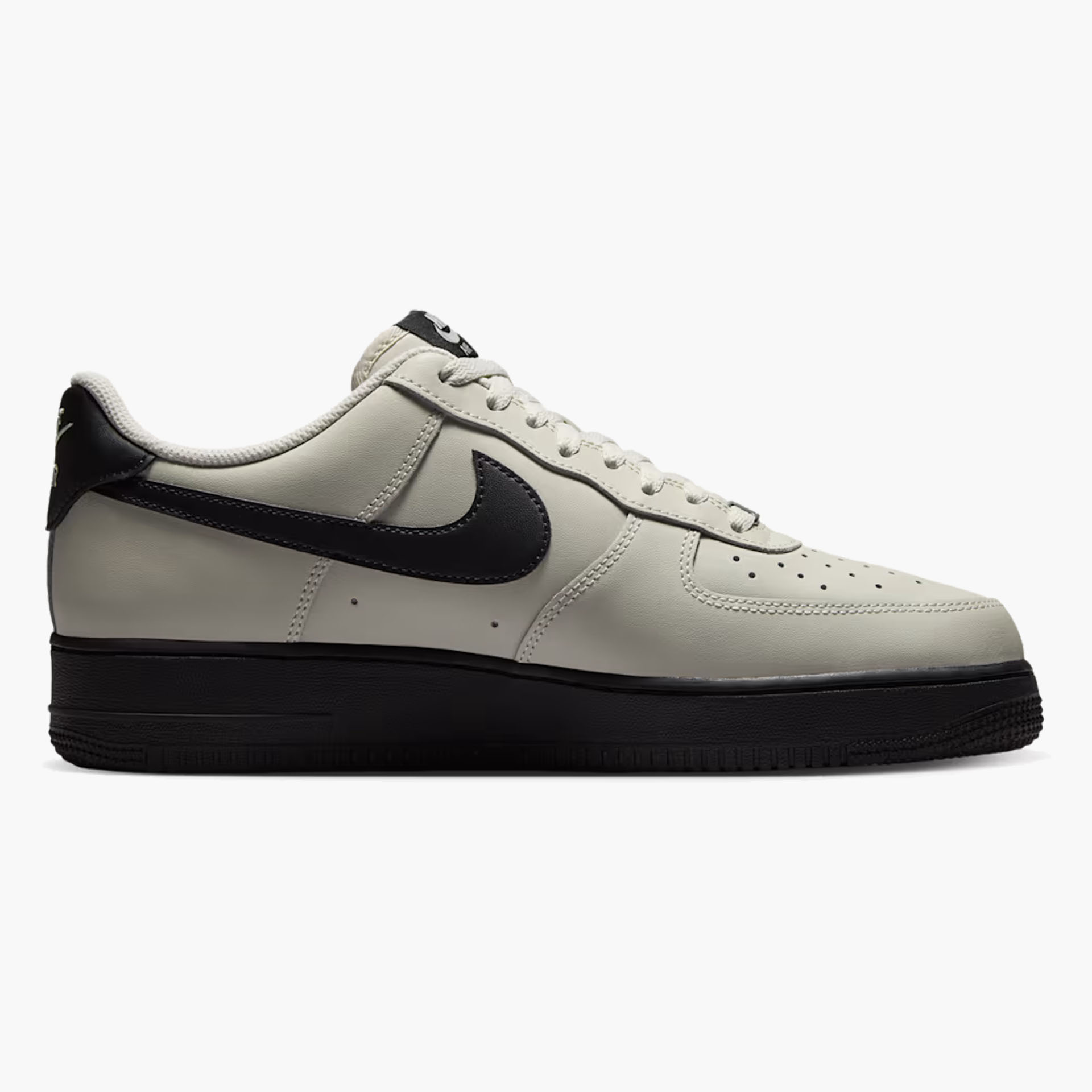 Sapatilhas Nike Air Force 1 07 para Homem