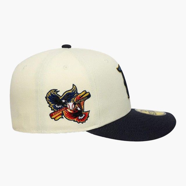 Boné New Era Texas Rangers MLB Pin Cream & Navy 59FIFTY Boné New Era Texas Rangers MLB Pin Cream & Navy 59FIFTY